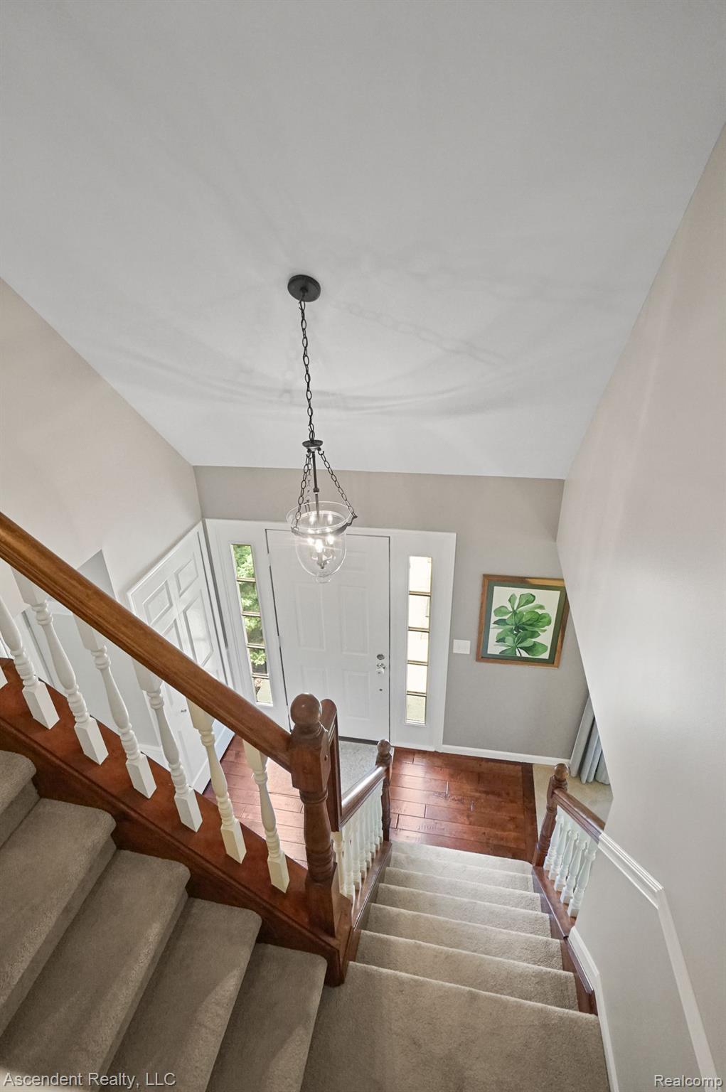 3191 Landview Drive Rochester, MI 48306 - Photo 20 of 42 Staircase
