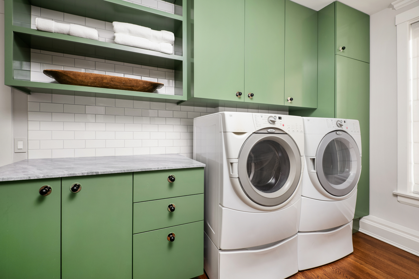 1235 North Astor Street, Unit 2S Chicago, IL 60610 - Photo 19 of 21 a utility room with dryer and washer