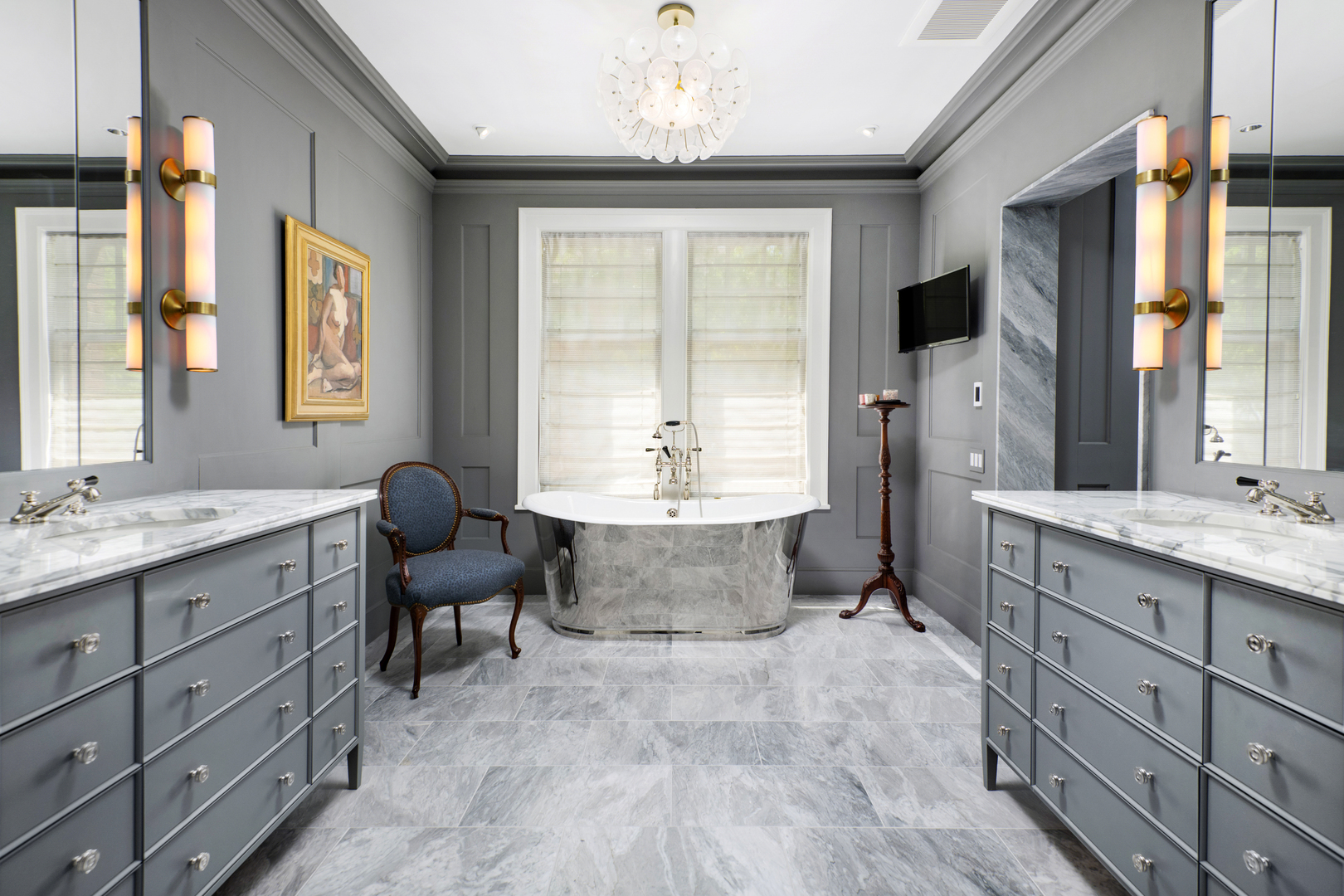 1235 North Astor Street, Unit 2S Chicago, IL 60610 - Photo 10 of 21 a spacious bathroom with a tub sink and mirror