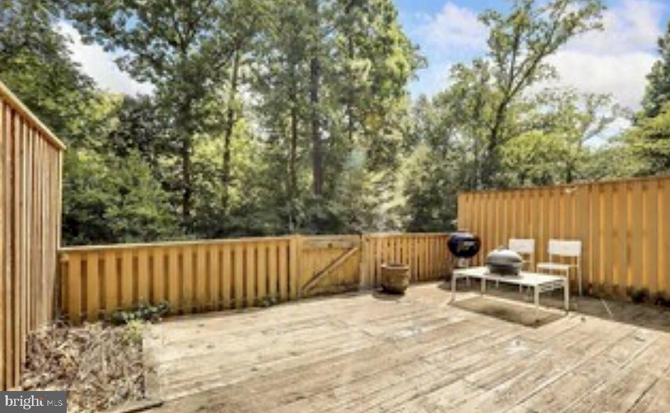 1415 Greenmont Court Reston, VA 20190 - Photo 24 of 27