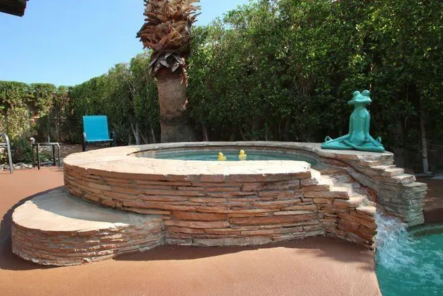 $3,900 | 559 South Mountain View Drive, Palm Springs, CA 92264