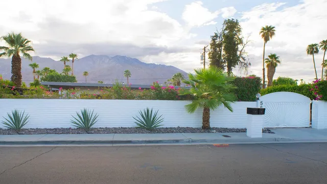 $3,900 | 559 South Mountain View Drive, Palm Springs, CA 92264