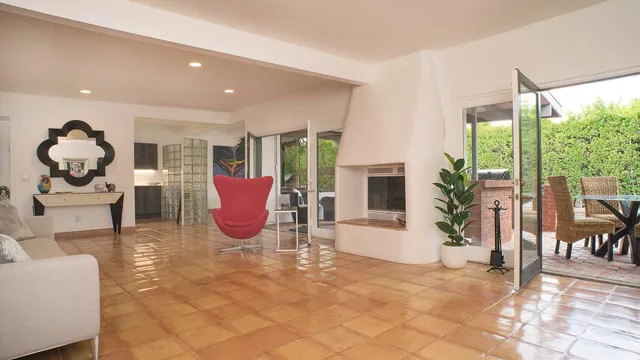 $3,900 | 559 South Mountain View Drive, Palm Springs, CA 92264