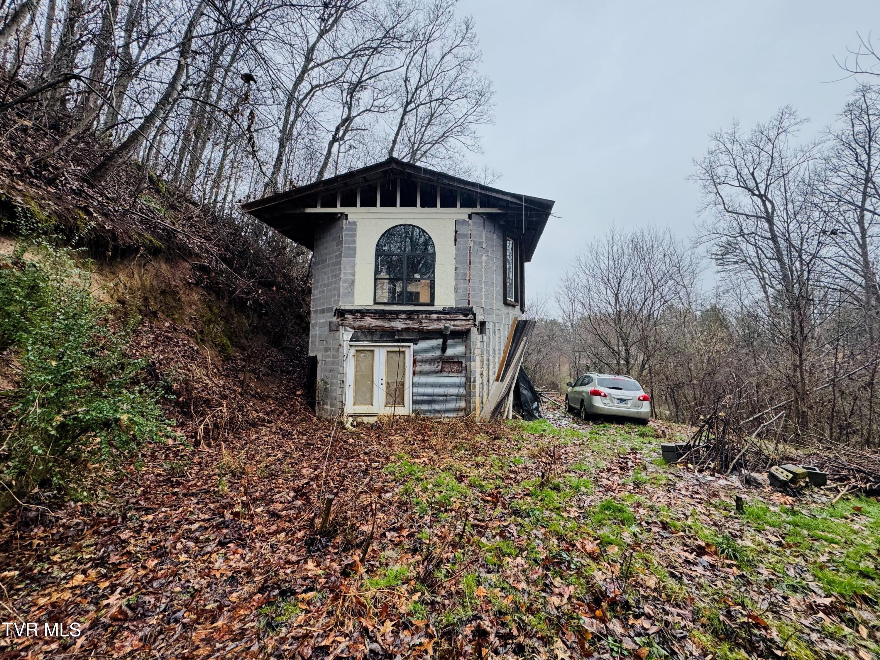 115 Old Cemetery Road Greeneville, TN 37745 - Photo 10 of 17 IMG_6640