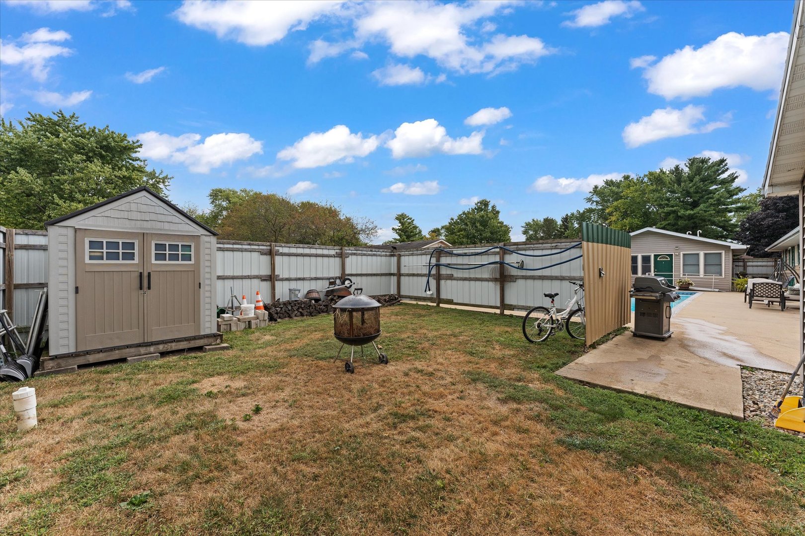 102 North Condit Street Tolono, IL 61880 - Photo 32 of 35 a view of a house with sitting area