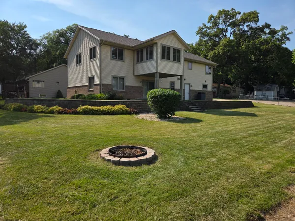 $899,900 | 1806 East Road 3, Edgerton, WI 53534