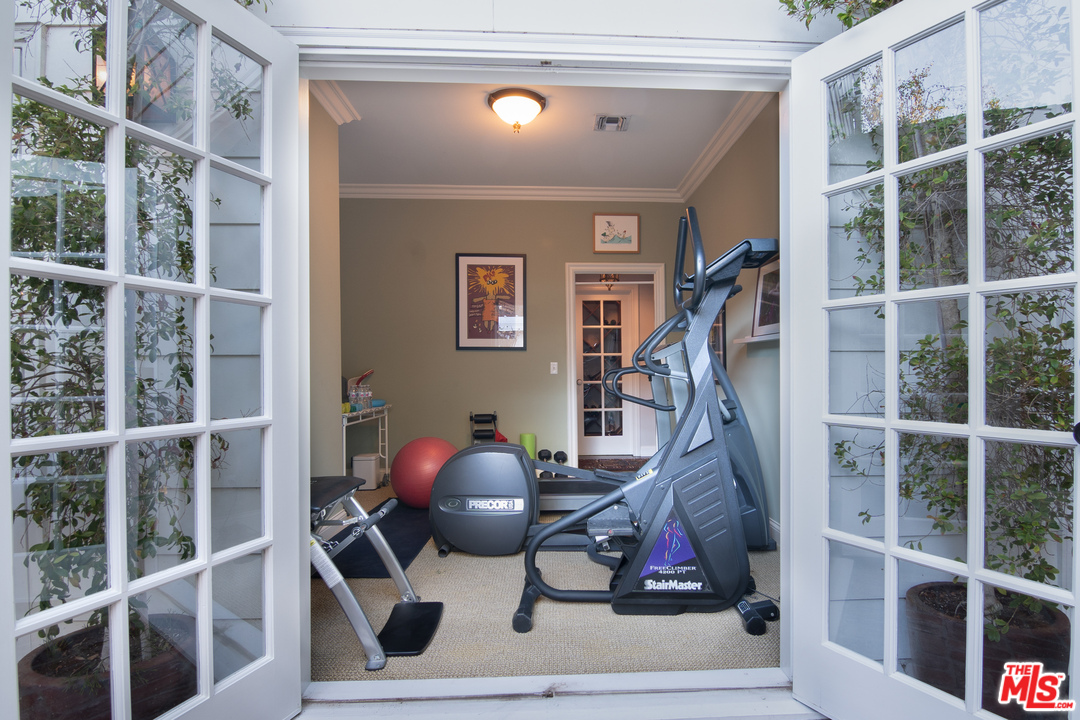 4179 Valley Meadow Road Encino, CA 91436 - Photo 22 of 49 Gallery Image 22