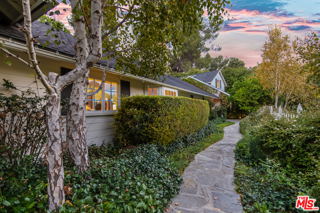 4179 Valley Meadow Road Encino, CA 91436 - Photo 4 of 49 Gallery Image 4