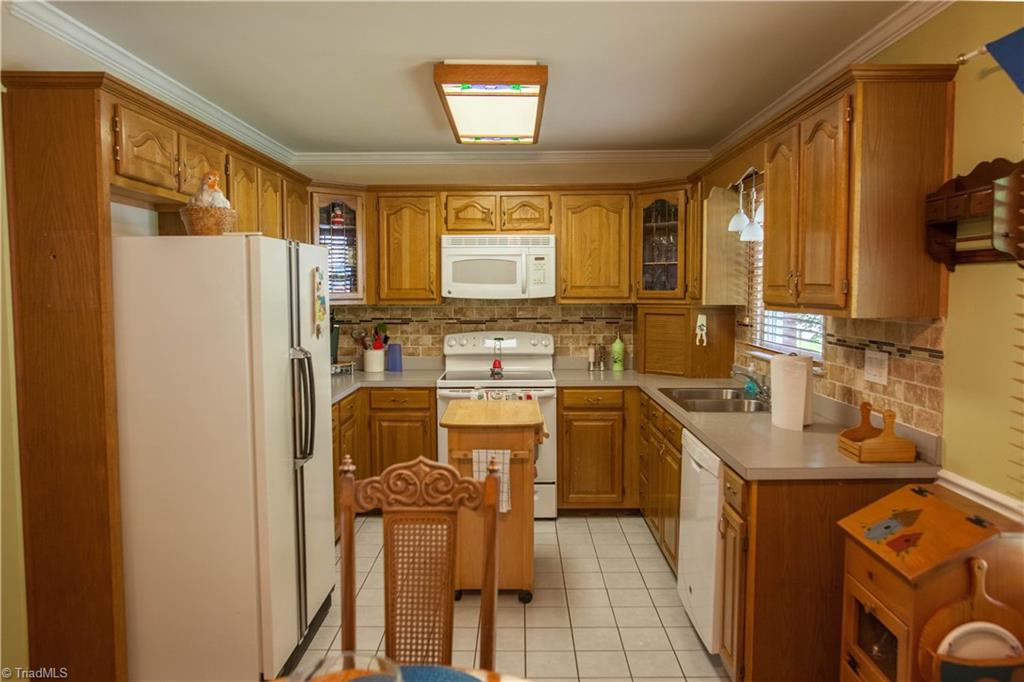 721 Guilford Road Jamestown, NC 27282 - Photo 13 of 29 Gallery Image 13