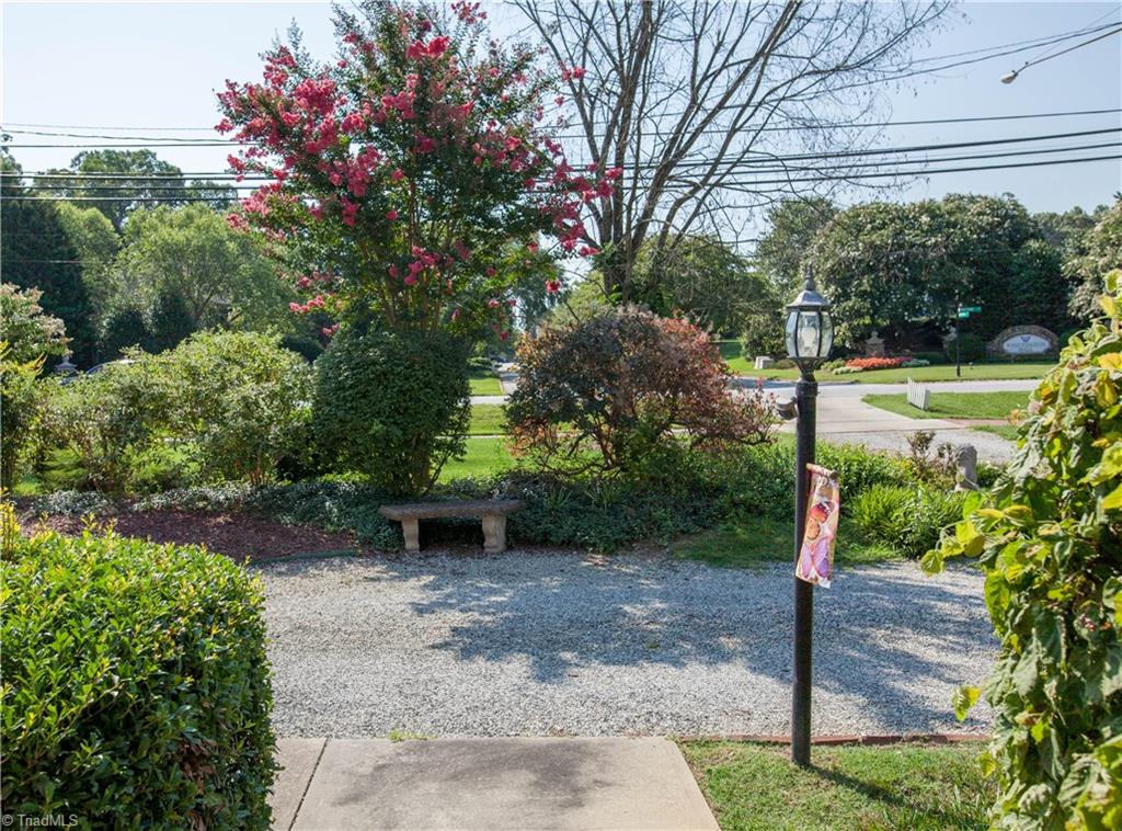 721 Guilford Road Jamestown, NC 27282 - Photo 4 of 29 Gallery Image 4