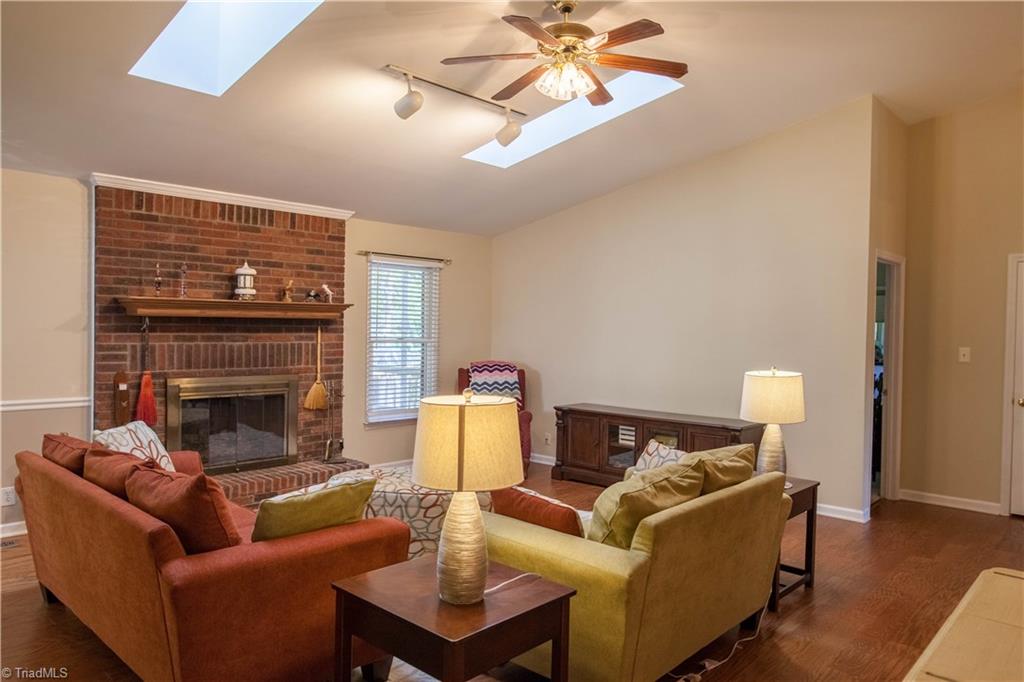 721 Guilford Road Jamestown, NC 27282 - Photo 8 of 29 Gallery Image 8