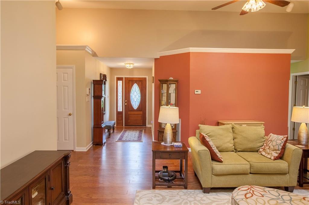 721 Guilford Road Jamestown, NC 27282 - Photo 10 of 29 Gallery Image 10