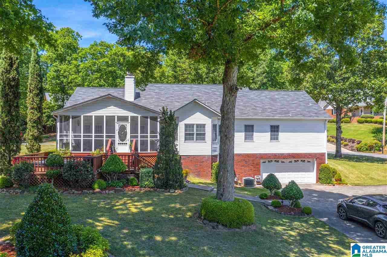 151 Huntington Trace Anniston, AL 36207 - Photo 2 of 33