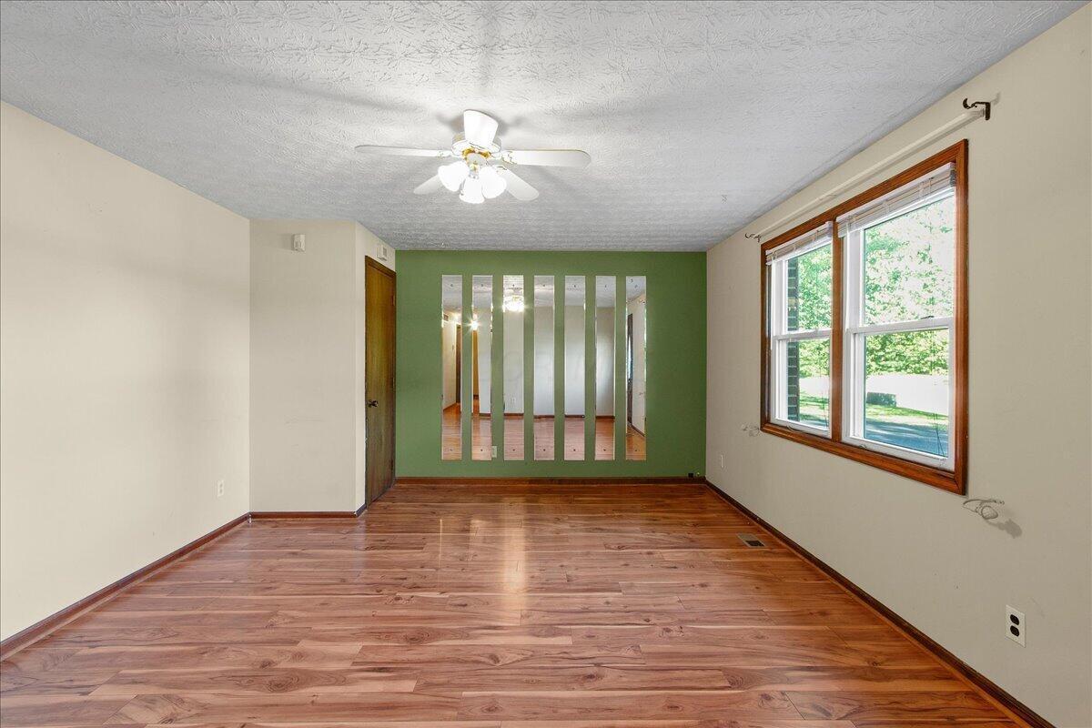 3165 Tamarack Avenue Springfield, OH 45502 - Photo 6 of 46 06-IMG_5151