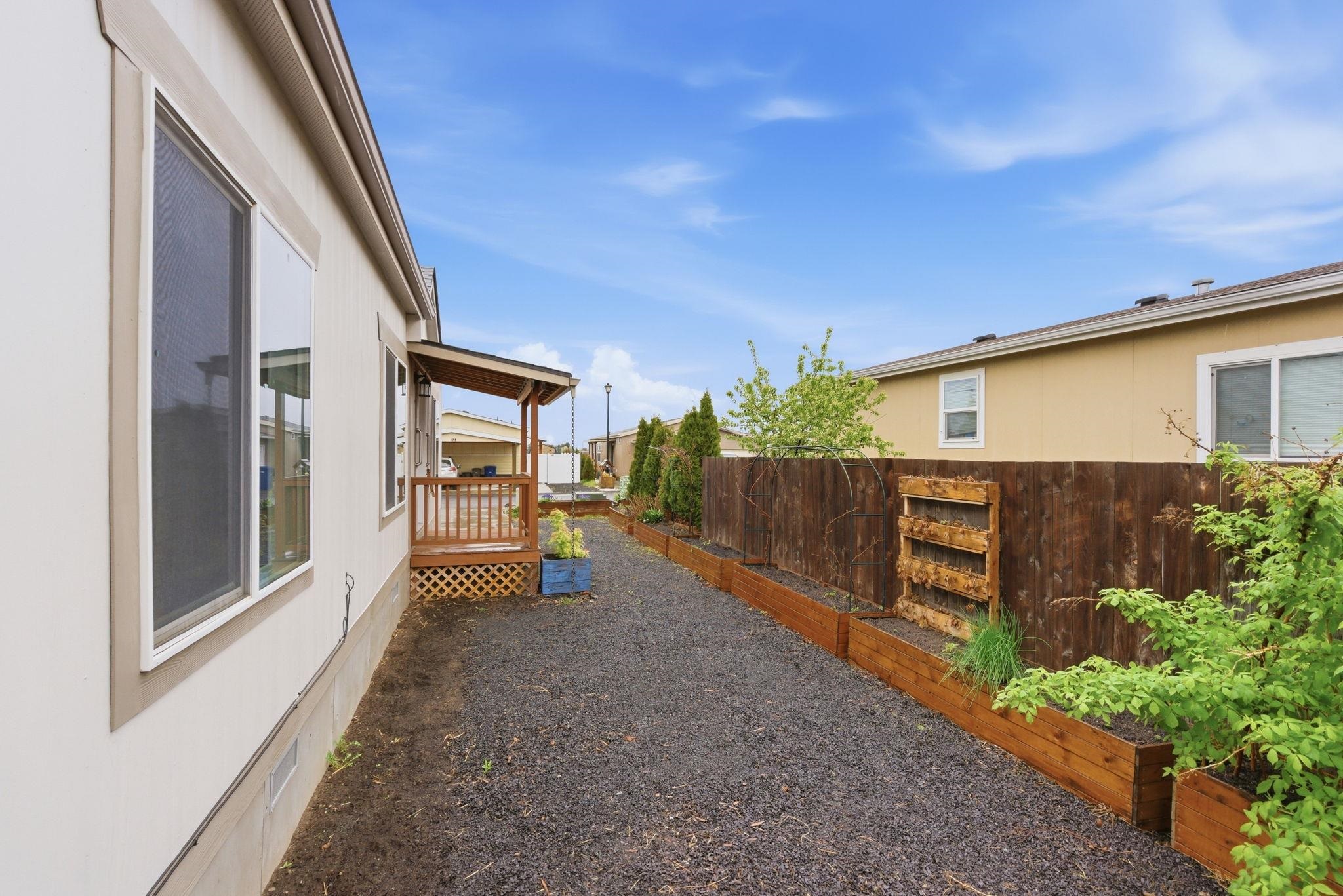 10510 West Richland Road, Unit 129 Cheney, WA 99004 - Photo 40 of 43