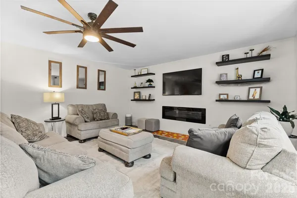 $365,000 | 1528 Magnolia Drive, Lancaster, SC 29720