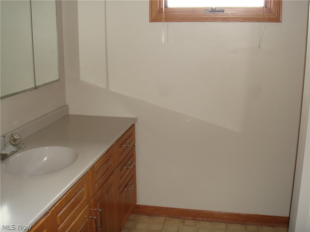 17188 Diagonal Road Lagrange, OH 44050 - Photo 19 of 28