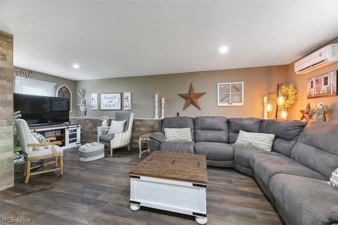 10228 Dewhurst Road Elyria, OH 44035 - Photo 16 of 25 Gallery Image 16