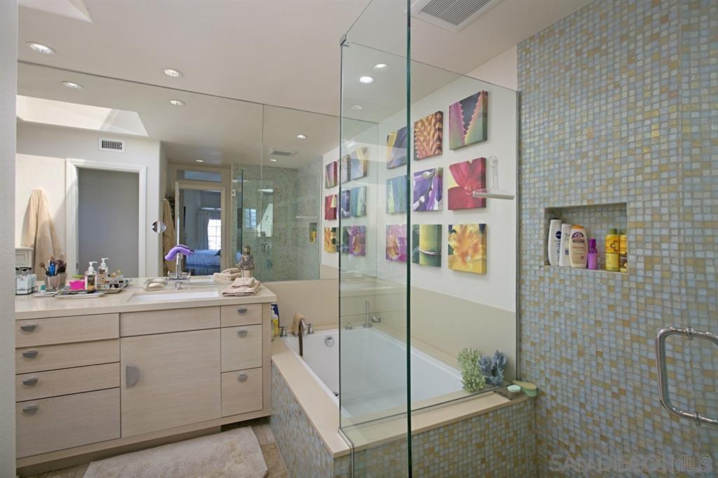 2923 Sandy Pointe, Unit 8 Del Mar, CA 92014 - Photo 12 of 23