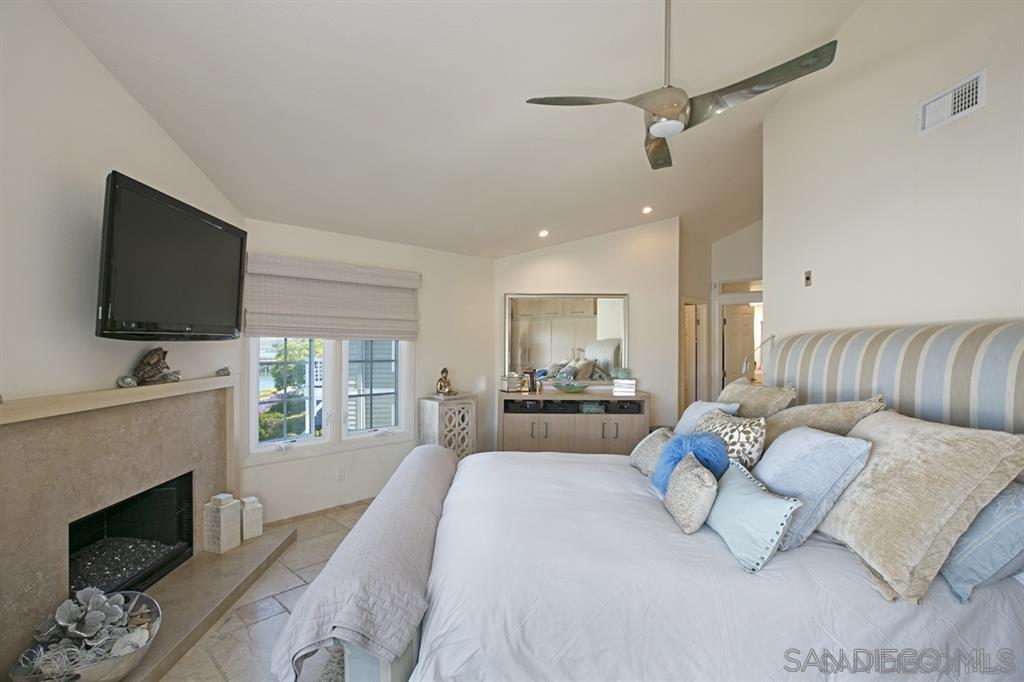 2923 Sandy Pointe, Unit 8 Del Mar, CA 92014 - Photo 13 of 23