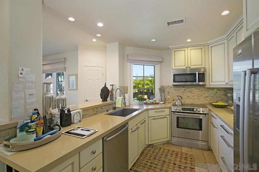 2923 Sandy Pointe, Unit 8 Del Mar, CA 92014 - Photo 14 of 23