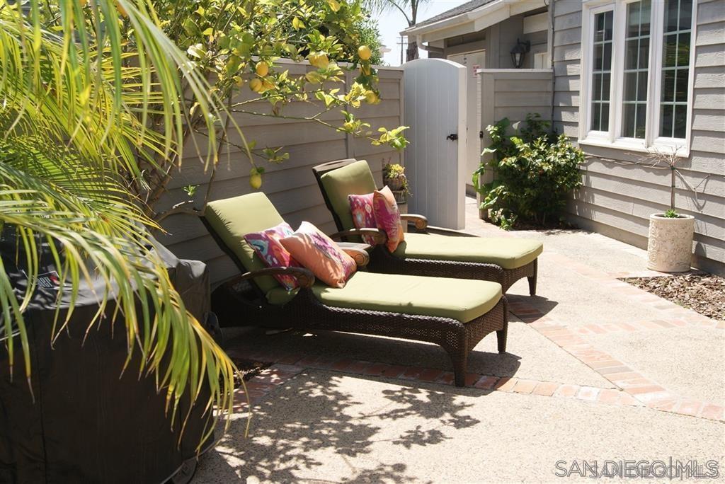 2923 Sandy Pointe, Unit 8 Del Mar, CA 92014 - Photo 3 of 23