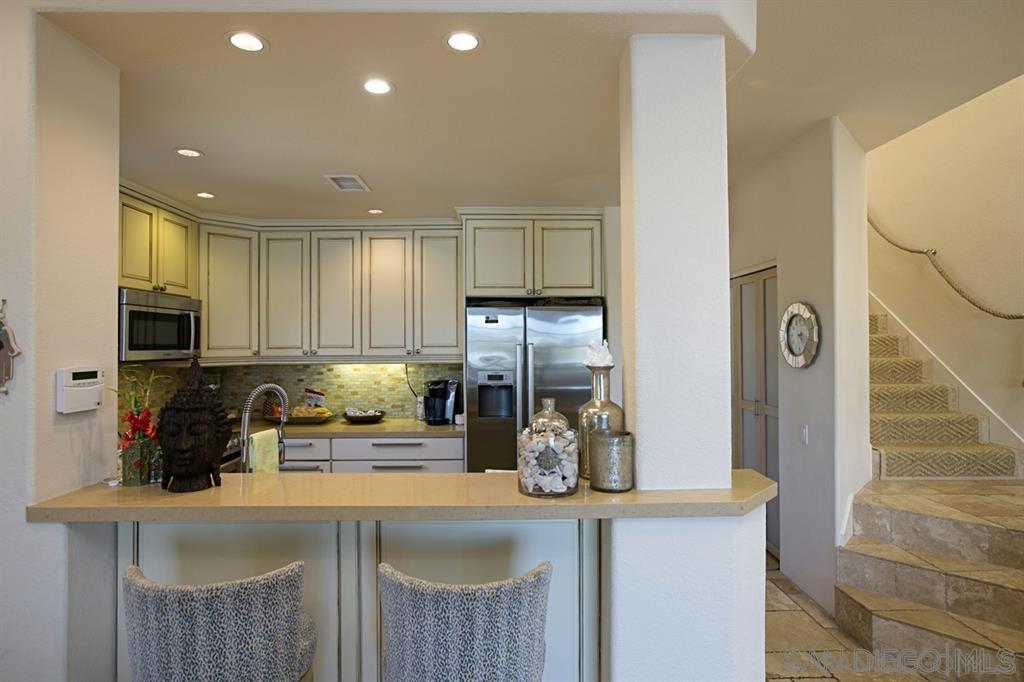 2923 Sandy Pointe, Unit 8 Del Mar, CA 92014 - Photo 4 of 23