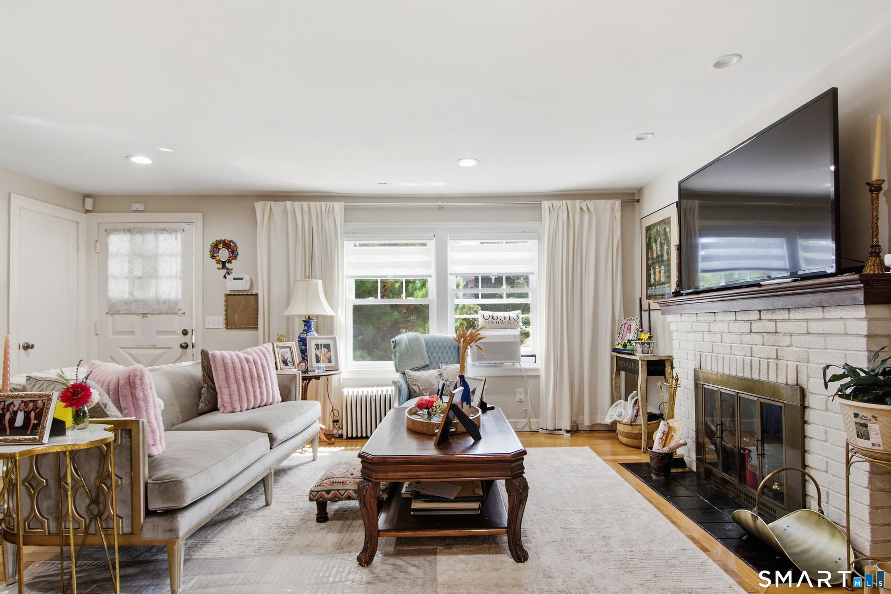 68 Beverly Road New Haven, CT 06515 - Photo 4 of 28 Gallery Image 4