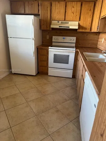 $2,200 | 401 Southeast 3rd Street, Unit 204, Dania Beach, FL 33004