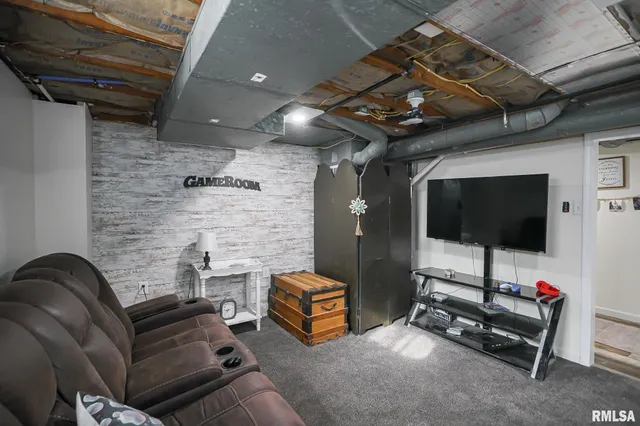 $179,000 | 1503 State Street, Pekin, IL 61554