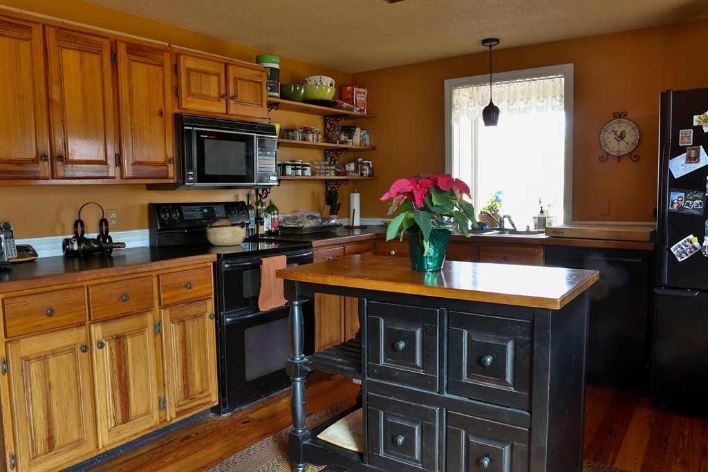 125 Gardner Road Hubbardston, MA 01452 - Photo 7 of 25 Gallery Image 7
