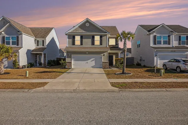 $400,000 | 211 Daniels Creek Circle, Goose Creek, SC 29445