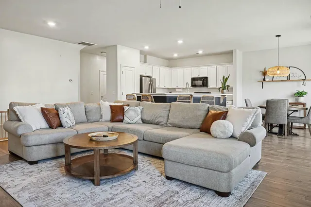 $400,000 | 211 Daniels Creek Circle, Goose Creek, SC 29445