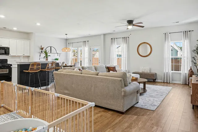 $400,000 | 211 Daniels Creek Circle, Goose Creek, SC 29445