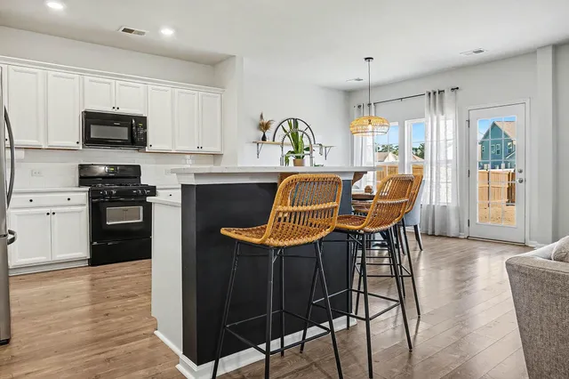 $400,000 | 211 Daniels Creek Circle, Goose Creek, SC 29445