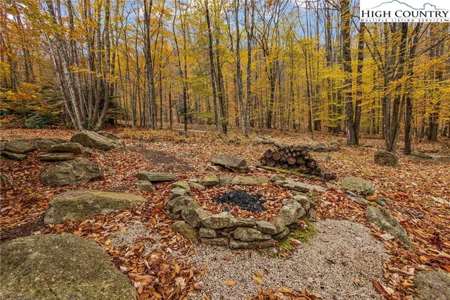 $699,000 | 133 Buckeye Ridge Road, Beech Mountain, NC 28604