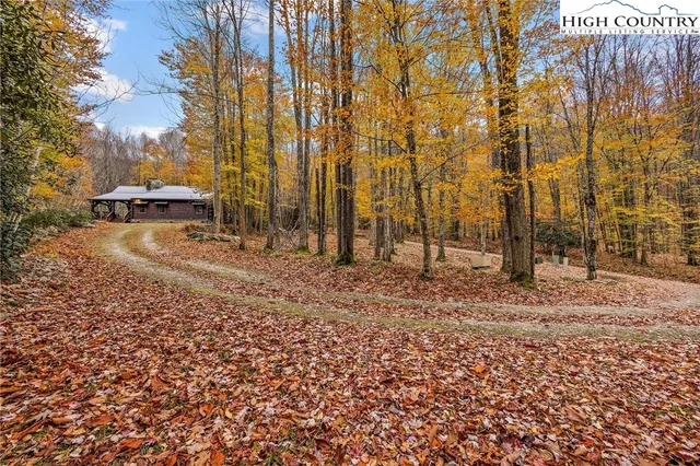 $699,000 | 133 Buckeye Ridge Road, Beech Mountain, NC 28604