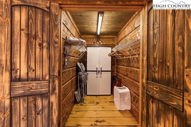 $699,000 | 133 Buckeye Ridge Road, Beech Mountain, NC 28604