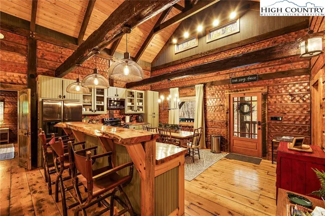 $699,000 | 133 Buckeye Ridge Road, Beech Mountain, NC 28604