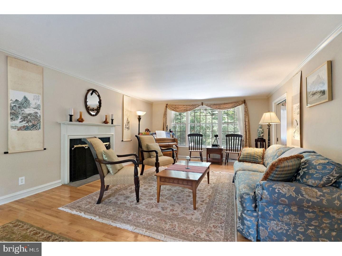 919 Coates Road Jenkintown, PA 19046 - Photo 2 of 25 Living Room