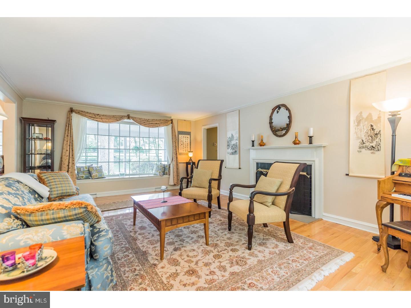 919 Coates Road Jenkintown, PA 19046 - Photo 3 of 25 Living Room