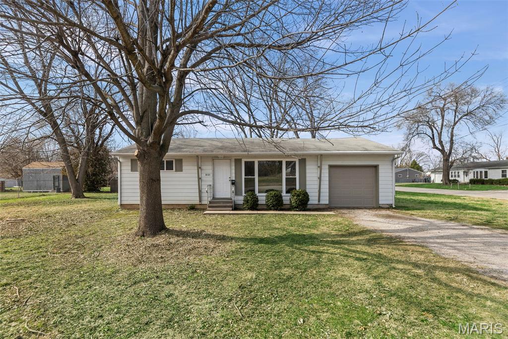 2125 East B Street Belleville, IL 62221 - Photo 1 of 25