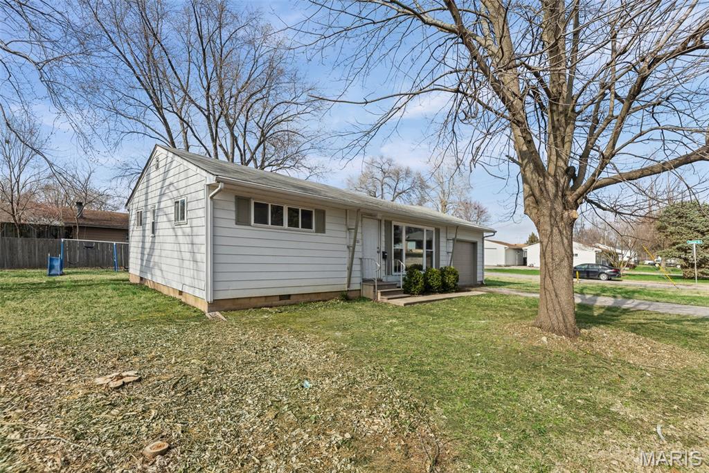 2125 East B Street Belleville, IL 62221 - Photo 2 of 25