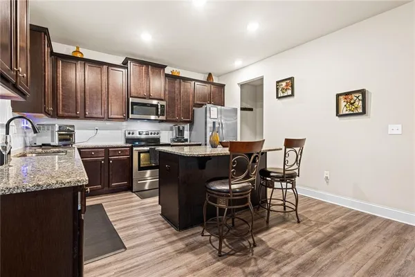 $415,000 | 61 North Village Circle, Rydal, GA 30171
