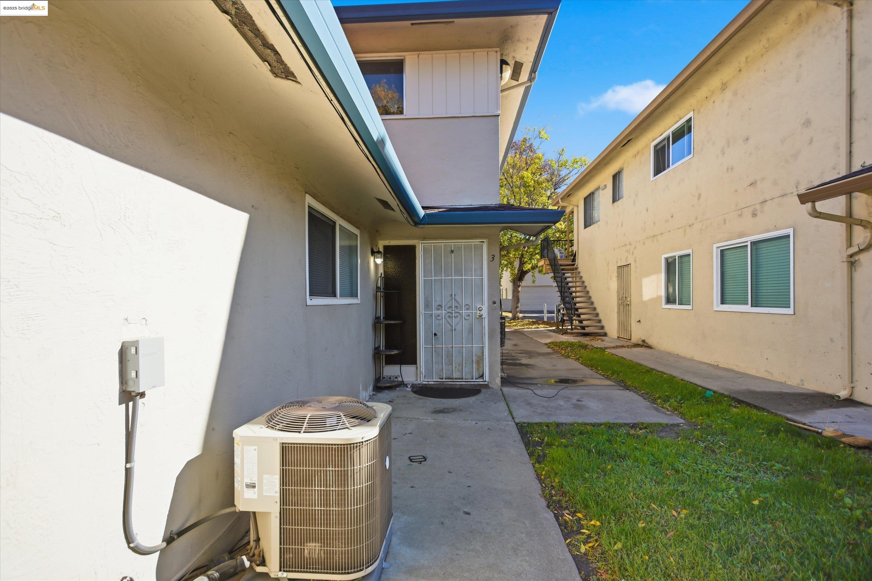 2301 Peppertree Way, Unit 3 Antioch, CA 94509 - Photo 3 of 12