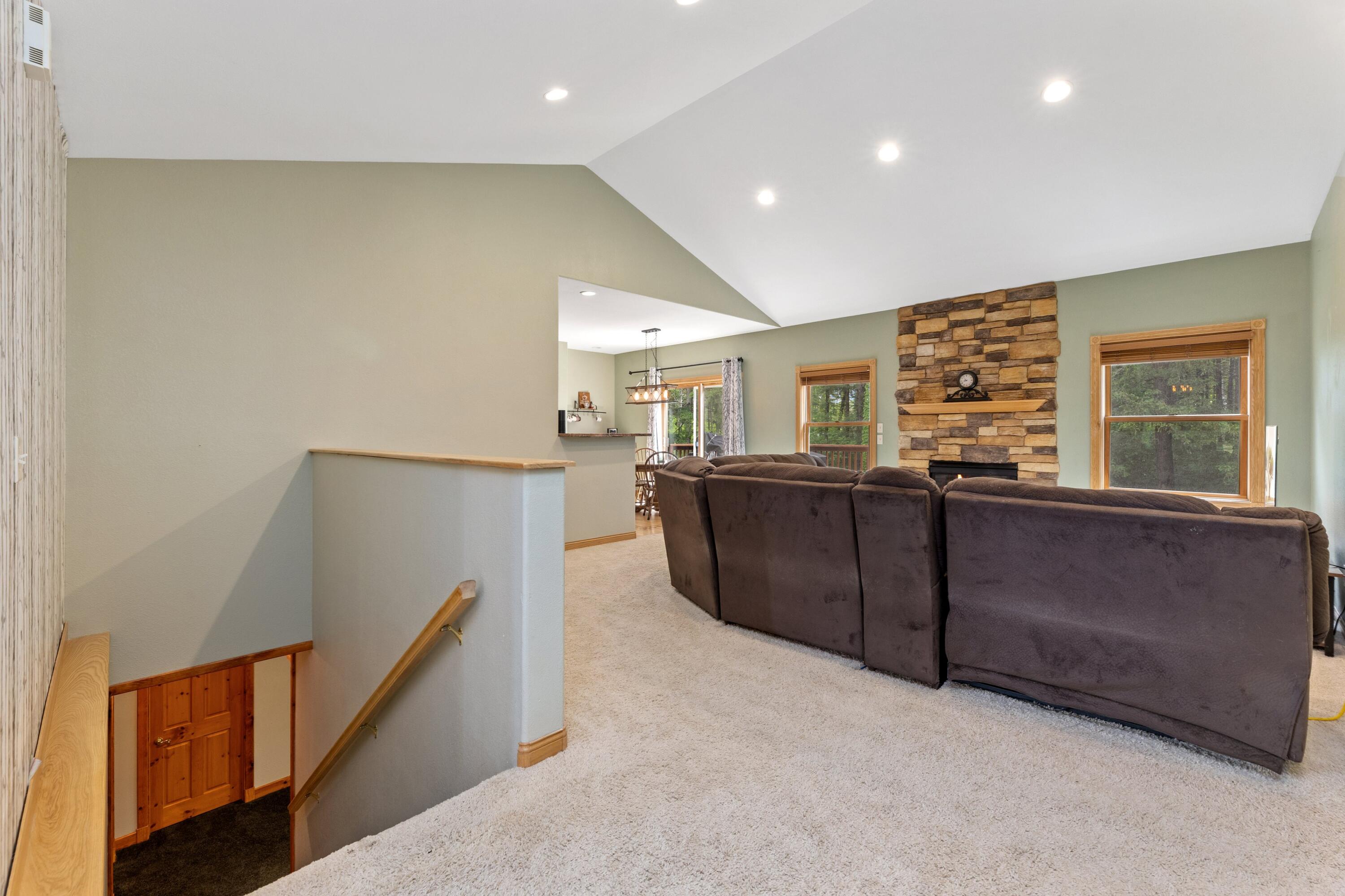 N15782 Delaney Road Trempealeau, WI 54661 - Photo 5 of 40 5 LIVING ROOM