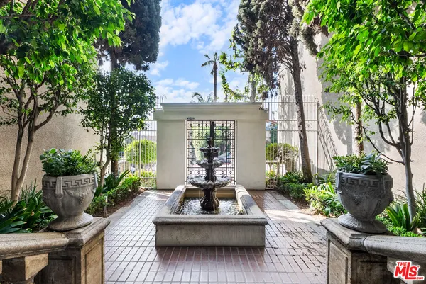 $6,400 | 8455 Fountain Avenue, Unit 308, West Hollywood, CA 90069