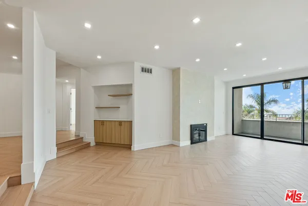 $6,400 | 8455 Fountain Avenue, Unit 308, West Hollywood, CA 90069