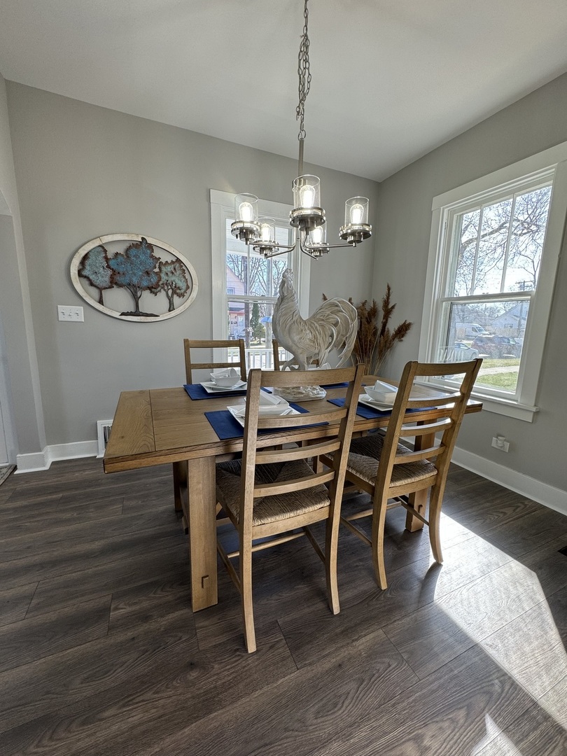 422 Jay Street Elgin, IL 60120 - Photo 6 of 14