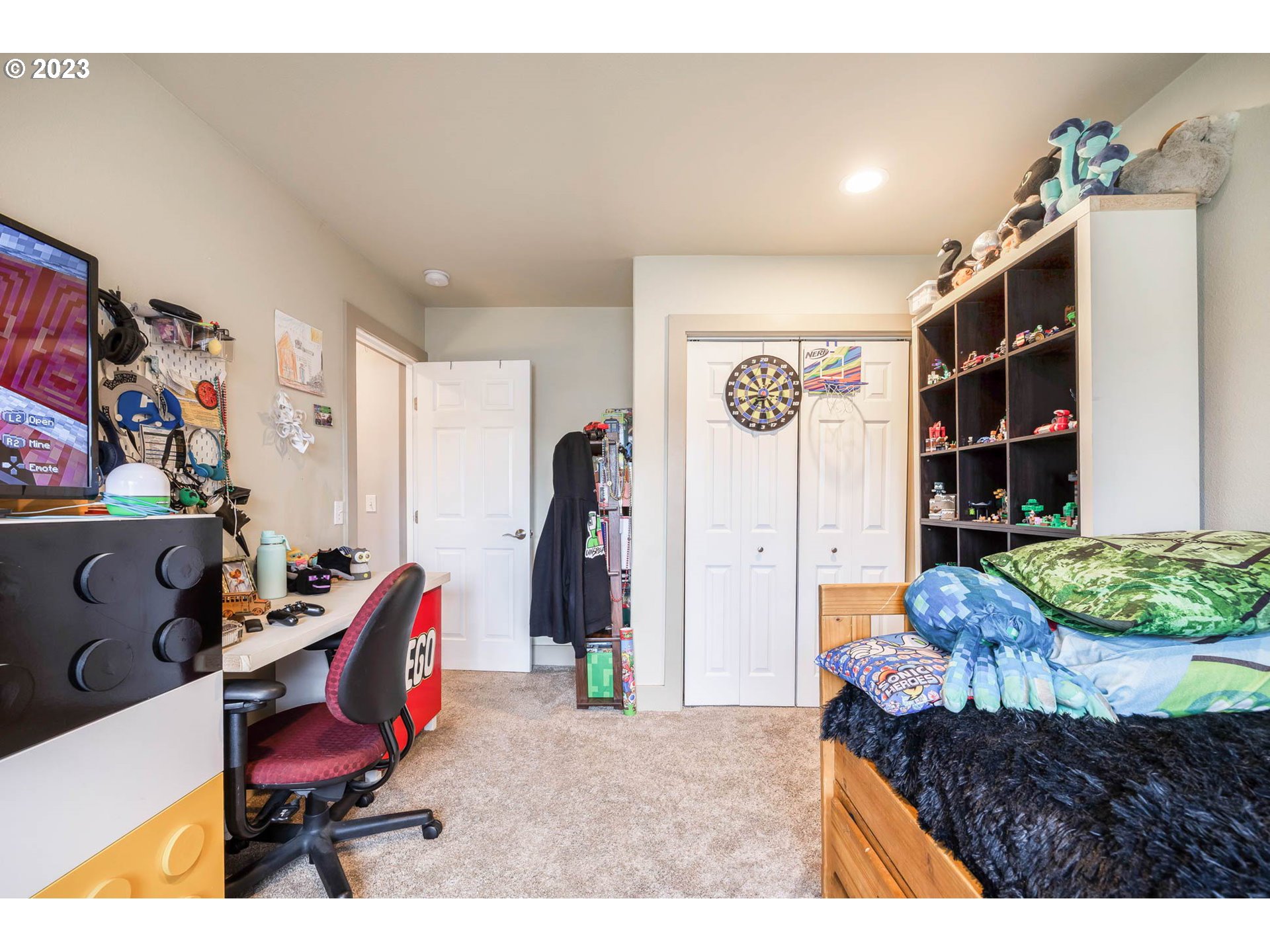 6840 Main Street Springfield, OR 97478 - Photo 17 of 28 a view of a workspace with furniture